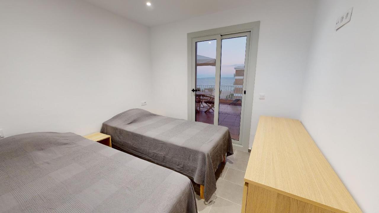Atico Con Vista Mar. 50 M De La Playa - Casa Nova 13 Leilighet Roses Eksteriør bilde